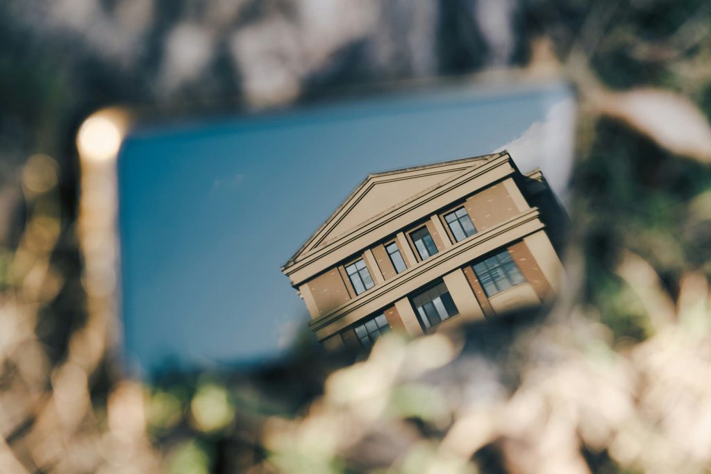 What Does a Real Estate Website Usually Include?
